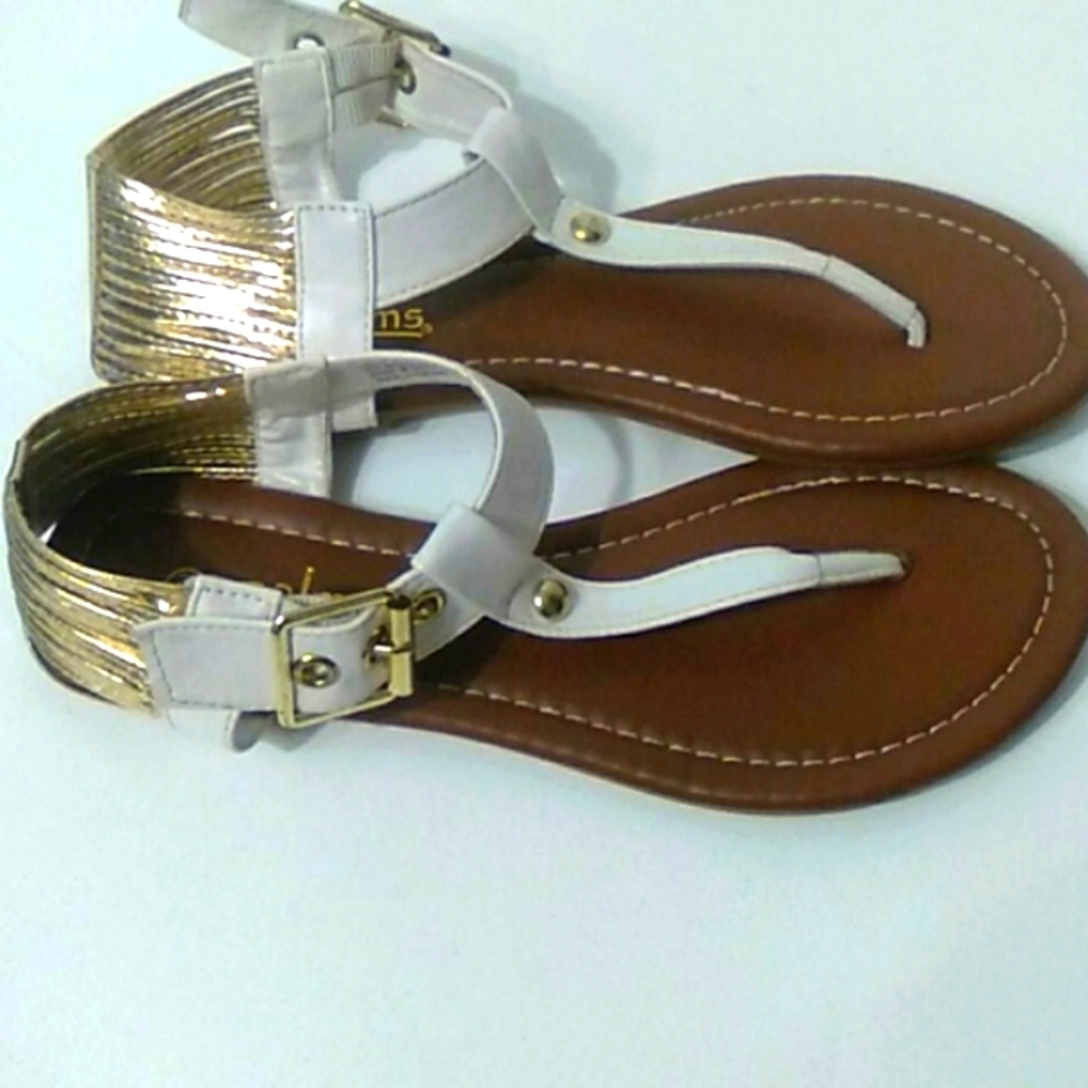 Palms white and gold thong sandles EUC Sz 6 1/2